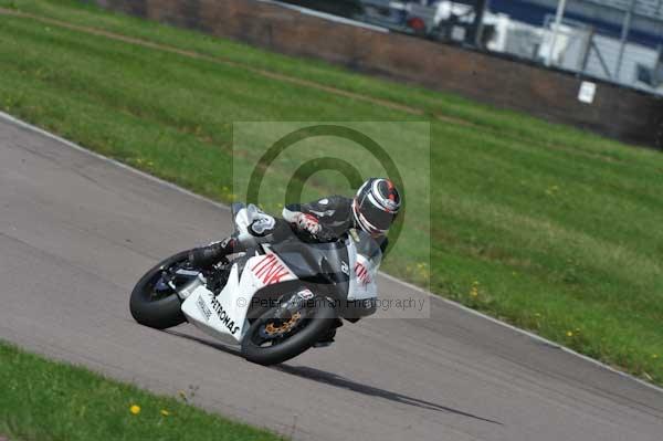 Motorcycle action photographs;Rockingham;Rockingham photographs;event digital images;eventdigitalimages;no limits trackday;peter wileman photography;rockingham corby northamptonshire;trackday;trackday digital images;trackday photos