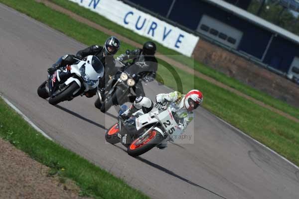 Motorcycle action photographs;Rockingham;Rockingham photographs;event digital images;eventdigitalimages;no limits trackday;peter wileman photography;rockingham corby northamptonshire;trackday;trackday digital images;trackday photos