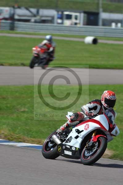 Motorcycle action photographs;Rockingham;Rockingham photographs;event digital images;eventdigitalimages;no limits trackday;peter wileman photography;rockingham corby northamptonshire;trackday;trackday digital images;trackday photos