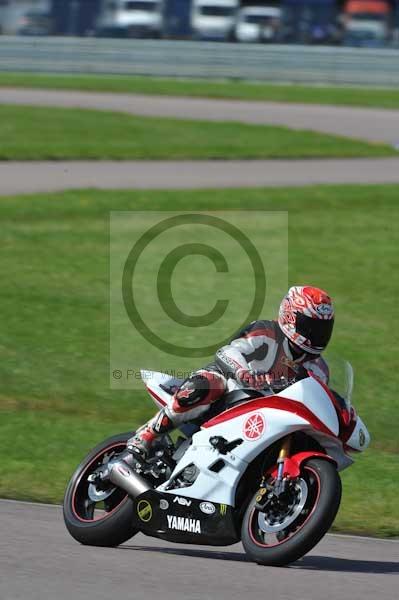 Motorcycle action photographs;Rockingham;Rockingham photographs;event digital images;eventdigitalimages;no limits trackday;peter wileman photography;rockingham corby northamptonshire;trackday;trackday digital images;trackday photos