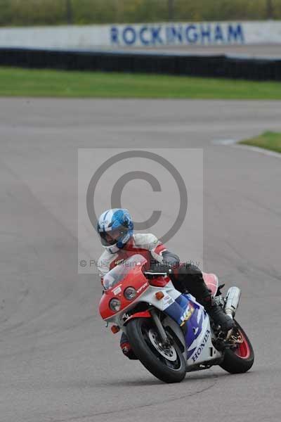 Motorcycle action photographs;Rockingham;Rockingham photographs;event digital images;eventdigitalimages;no limits trackday;peter wileman photography;rockingham corby northamptonshire;trackday;trackday digital images;trackday photos