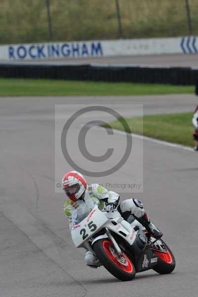 Motorcycle action photographs;Rockingham;Rockingham photographs;event digital images;eventdigitalimages;no limits trackday;peter wileman photography;rockingham corby northamptonshire;trackday;trackday digital images;trackday photos