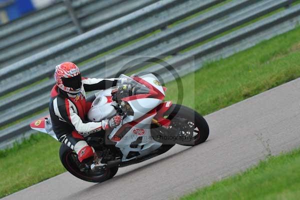 Motorcycle action photographs;Rockingham;Rockingham photographs;event digital images;eventdigitalimages;no limits trackday;peter wileman photography;rockingham corby northamptonshire;trackday;trackday digital images;trackday photos