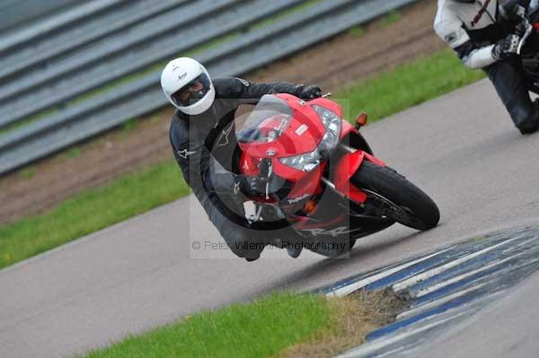 Motorcycle action photographs;Rockingham;Rockingham photographs;event digital images;eventdigitalimages;no limits trackday;peter wileman photography;rockingham corby northamptonshire;trackday;trackday digital images;trackday photos