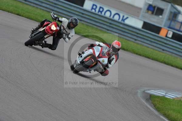 Motorcycle action photographs;Rockingham;Rockingham photographs;event digital images;eventdigitalimages;no limits trackday;peter wileman photography;rockingham corby northamptonshire;trackday;trackday digital images;trackday photos