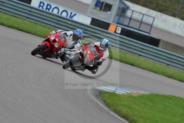 Motorcycle action photographs;Rockingham;Rockingham photographs;event digital images;eventdigitalimages;no limits trackday;peter wileman photography;rockingham corby northamptonshire;trackday;trackday digital images;trackday photos