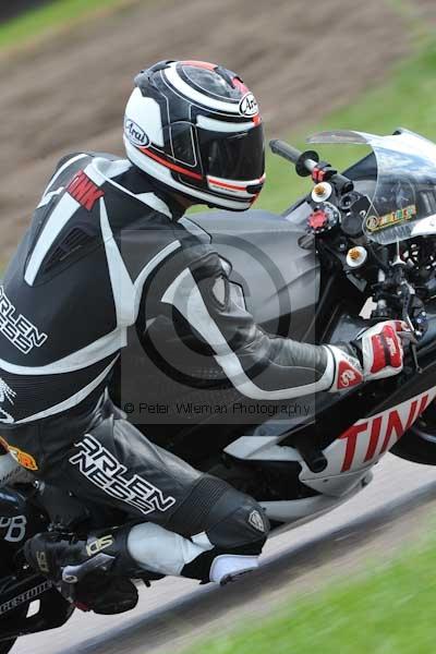 Motorcycle action photographs;Rockingham;Rockingham photographs;event digital images;eventdigitalimages;no limits trackday;peter wileman photography;rockingham corby northamptonshire;trackday;trackday digital images;trackday photos