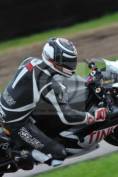 Motorcycle action photographs;Rockingham;Rockingham photographs;event digital images;eventdigitalimages;no limits trackday;peter wileman photography;rockingham corby northamptonshire;trackday;trackday digital images;trackday photos