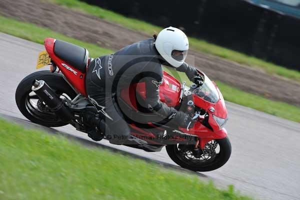 Motorcycle action photographs;Rockingham;Rockingham photographs;event digital images;eventdigitalimages;no limits trackday;peter wileman photography;rockingham corby northamptonshire;trackday;trackday digital images;trackday photos