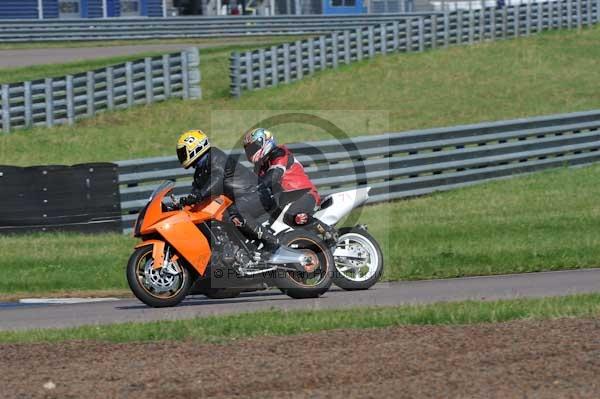 Motorcycle action photographs;Rockingham;Rockingham photographs;event digital images;eventdigitalimages;no limits trackday;peter wileman photography;rockingham corby northamptonshire;trackday;trackday digital images;trackday photos