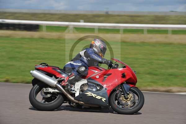 Motorcycle action photographs;Rockingham;Rockingham photographs;event digital images;eventdigitalimages;no limits trackday;peter wileman photography;rockingham corby northamptonshire;trackday;trackday digital images;trackday photos