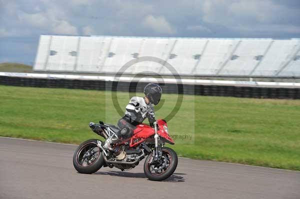 Motorcycle action photographs;Rockingham;Rockingham photographs;event digital images;eventdigitalimages;no limits trackday;peter wileman photography;rockingham corby northamptonshire;trackday;trackday digital images;trackday photos