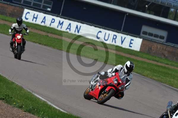 Motorcycle action photographs;Rockingham;Rockingham photographs;event digital images;eventdigitalimages;no limits trackday;peter wileman photography;rockingham corby northamptonshire;trackday;trackday digital images;trackday photos