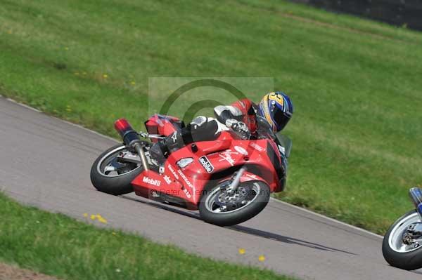 Motorcycle action photographs;Rockingham;Rockingham photographs;event digital images;eventdigitalimages;no limits trackday;peter wileman photography;rockingham corby northamptonshire;trackday;trackday digital images;trackday photos