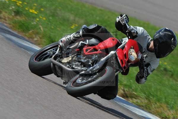 Motorcycle action photographs;Rockingham;Rockingham photographs;event digital images;eventdigitalimages;no limits trackday;peter wileman photography;rockingham corby northamptonshire;trackday;trackday digital images;trackday photos