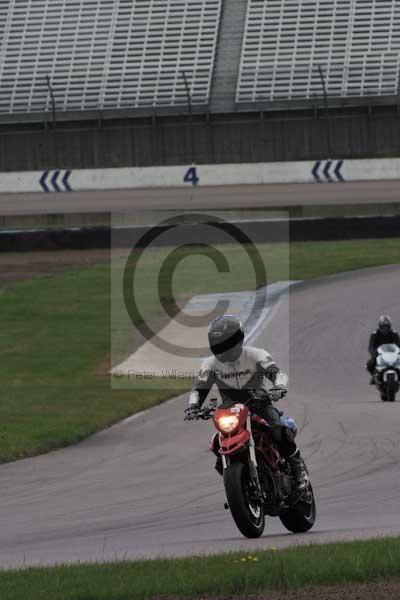 Motorcycle action photographs;Rockingham;Rockingham photographs;event digital images;eventdigitalimages;no limits trackday;peter wileman photography;rockingham corby northamptonshire;trackday;trackday digital images;trackday photos