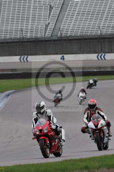 Motorcycle action photographs;Rockingham;Rockingham photographs;event digital images;eventdigitalimages;no limits trackday;peter wileman photography;rockingham corby northamptonshire;trackday;trackday digital images;trackday photos