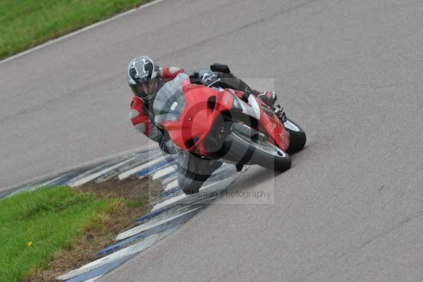 Motorcycle action photographs;Rockingham;Rockingham photographs;event digital images;eventdigitalimages;no limits trackday;peter wileman photography;rockingham corby northamptonshire;trackday;trackday digital images;trackday photos