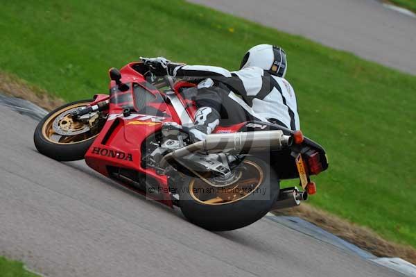 Motorcycle action photographs;Rockingham;Rockingham photographs;event digital images;eventdigitalimages;no limits trackday;peter wileman photography;rockingham corby northamptonshire;trackday;trackday digital images;trackday photos