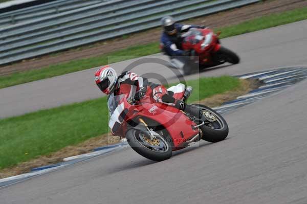 Motorcycle action photographs;Rockingham;Rockingham photographs;event digital images;eventdigitalimages;no limits trackday;peter wileman photography;rockingham corby northamptonshire;trackday;trackday digital images;trackday photos