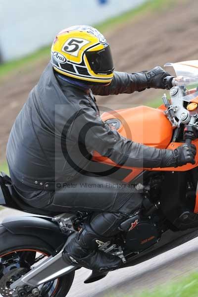 Motorcycle action photographs;Rockingham;Rockingham photographs;event digital images;eventdigitalimages;no limits trackday;peter wileman photography;rockingham corby northamptonshire;trackday;trackday digital images;trackday photos