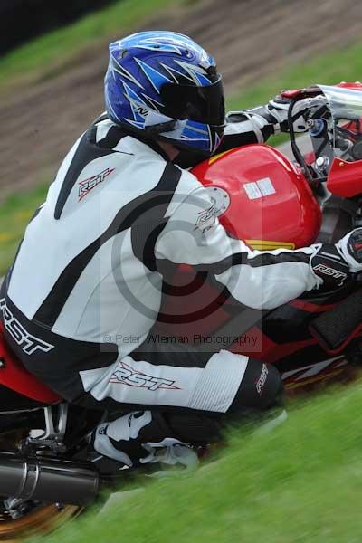 Motorcycle action photographs;Rockingham;Rockingham photographs;event digital images;eventdigitalimages;no limits trackday;peter wileman photography;rockingham corby northamptonshire;trackday;trackday digital images;trackday photos