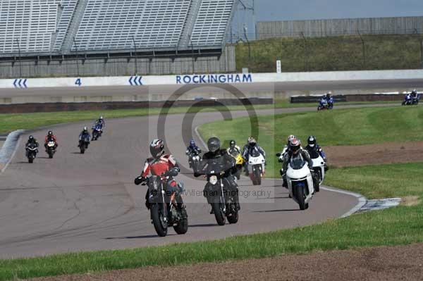 Motorcycle action photographs;Rockingham;Rockingham photographs;event digital images;eventdigitalimages;no limits trackday;peter wileman photography;rockingham corby northamptonshire;trackday;trackday digital images;trackday photos