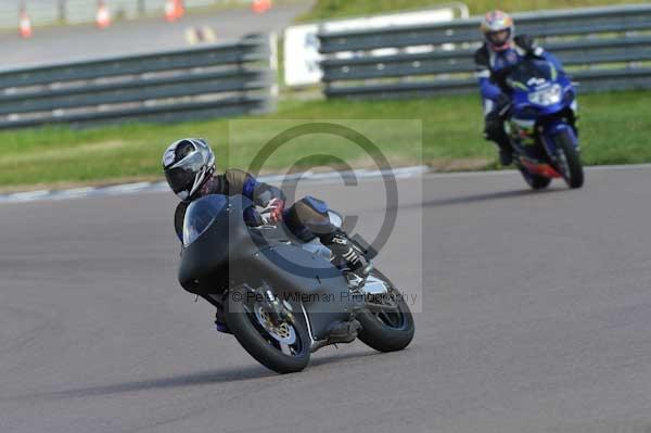 Motorcycle action photographs;Rockingham;Rockingham photographs;event digital images;eventdigitalimages;no limits trackday;peter wileman photography;rockingham corby northamptonshire;trackday;trackday digital images;trackday photos