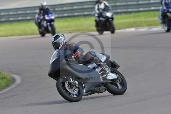 Motorcycle action photographs;Rockingham;Rockingham photographs;event digital images;eventdigitalimages;no limits trackday;peter wileman photography;rockingham corby northamptonshire;trackday;trackday digital images;trackday photos