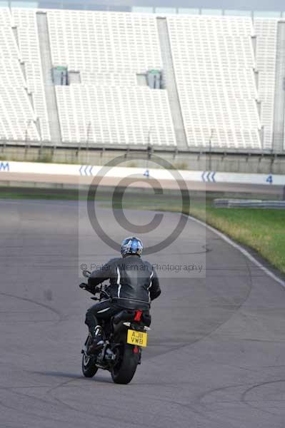 Motorcycle action photographs;Rockingham;Rockingham photographs;event digital images;eventdigitalimages;no limits trackday;peter wileman photography;rockingham corby northamptonshire;trackday;trackday digital images;trackday photos