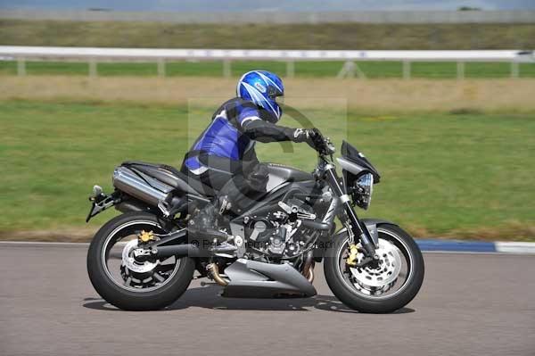 Motorcycle action photographs;Rockingham;Rockingham photographs;event digital images;eventdigitalimages;no limits trackday;peter wileman photography;rockingham corby northamptonshire;trackday;trackday digital images;trackday photos