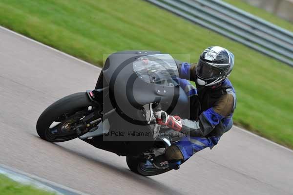 Motorcycle action photographs;Rockingham;Rockingham photographs;event digital images;eventdigitalimages;no limits trackday;peter wileman photography;rockingham corby northamptonshire;trackday;trackday digital images;trackday photos