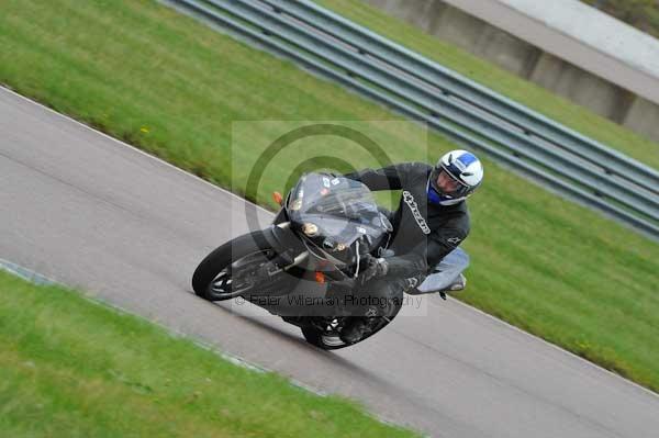 Motorcycle action photographs;Rockingham;Rockingham photographs;event digital images;eventdigitalimages;no limits trackday;peter wileman photography;rockingham corby northamptonshire;trackday;trackday digital images;trackday photos