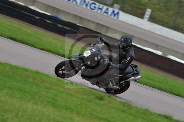 Motorcycle action photographs;Rockingham;Rockingham photographs;event digital images;eventdigitalimages;no limits trackday;peter wileman photography;rockingham corby northamptonshire;trackday;trackday digital images;trackday photos