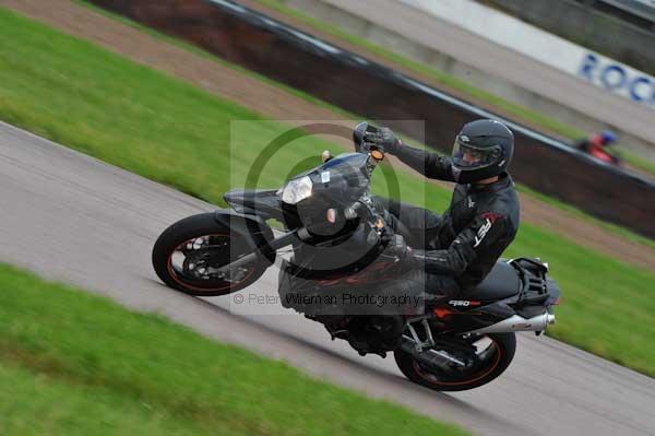 Motorcycle action photographs;Rockingham;Rockingham photographs;event digital images;eventdigitalimages;no limits trackday;peter wileman photography;rockingham corby northamptonshire;trackday;trackday digital images;trackday photos