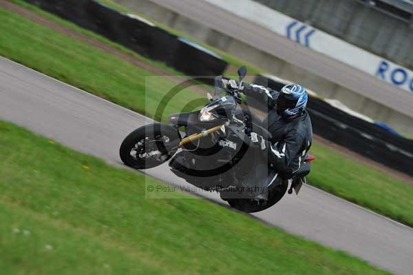 Motorcycle action photographs;Rockingham;Rockingham photographs;event digital images;eventdigitalimages;no limits trackday;peter wileman photography;rockingham corby northamptonshire;trackday;trackday digital images;trackday photos