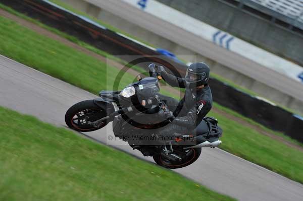 Motorcycle action photographs;Rockingham;Rockingham photographs;event digital images;eventdigitalimages;no limits trackday;peter wileman photography;rockingham corby northamptonshire;trackday;trackday digital images;trackday photos