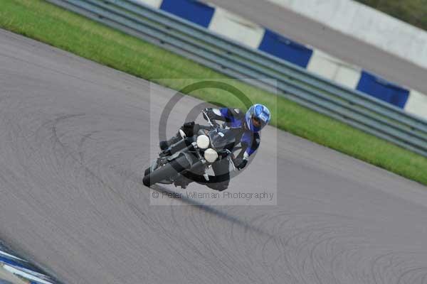 Motorcycle action photographs;Rockingham;Rockingham photographs;event digital images;eventdigitalimages;no limits trackday;peter wileman photography;rockingham corby northamptonshire;trackday;trackday digital images;trackday photos