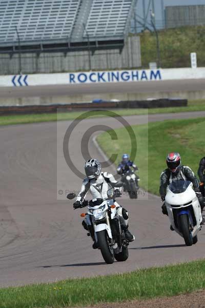 Motorcycle action photographs;Rockingham;Rockingham photographs;event digital images;eventdigitalimages;no limits trackday;peter wileman photography;rockingham corby northamptonshire;trackday;trackday digital images;trackday photos