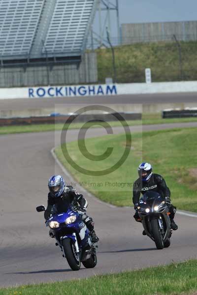 Motorcycle action photographs;Rockingham;Rockingham photographs;event digital images;eventdigitalimages;no limits trackday;peter wileman photography;rockingham corby northamptonshire;trackday;trackday digital images;trackday photos