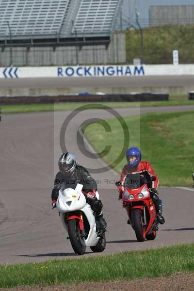 Motorcycle action photographs;Rockingham;Rockingham photographs;event digital images;eventdigitalimages;no limits trackday;peter wileman photography;rockingham corby northamptonshire;trackday;trackday digital images;trackday photos