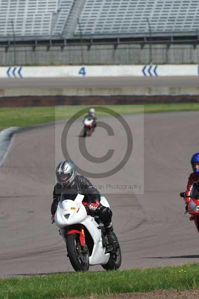 Motorcycle action photographs;Rockingham;Rockingham photographs;event digital images;eventdigitalimages;no limits trackday;peter wileman photography;rockingham corby northamptonshire;trackday;trackday digital images;trackday photos