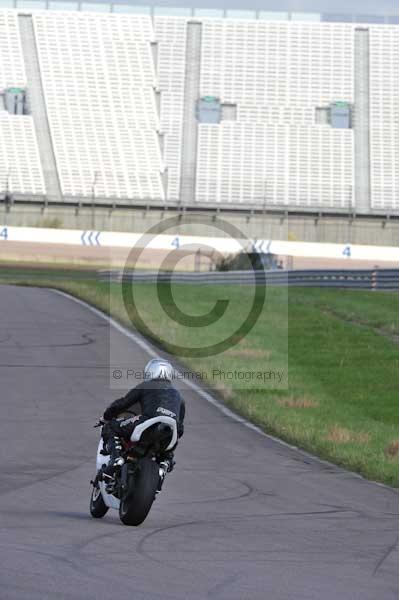 Motorcycle action photographs;Rockingham;Rockingham photographs;event digital images;eventdigitalimages;no limits trackday;peter wileman photography;rockingham corby northamptonshire;trackday;trackday digital images;trackday photos