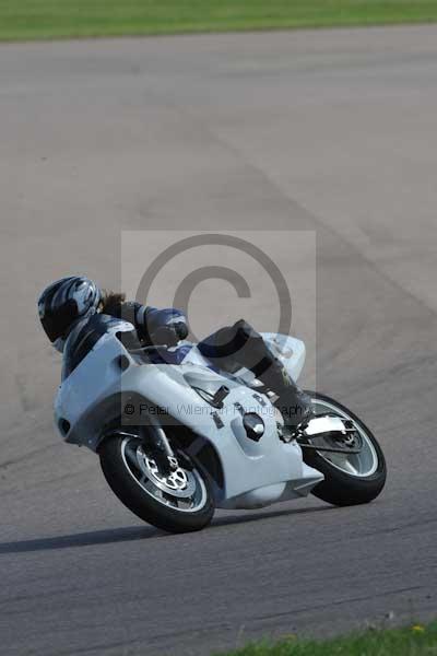 Motorcycle action photographs;Rockingham;Rockingham photographs;event digital images;eventdigitalimages;no limits trackday;peter wileman photography;rockingham corby northamptonshire;trackday;trackday digital images;trackday photos