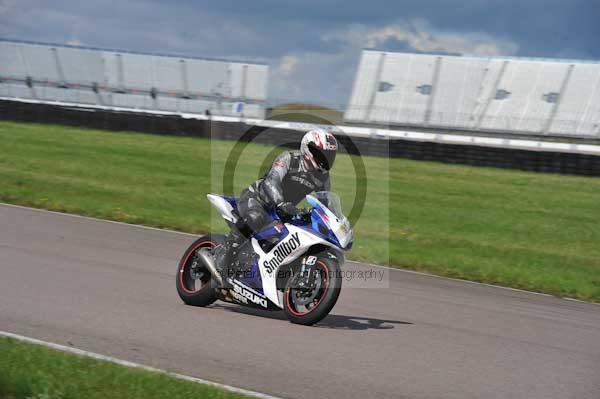 Motorcycle action photographs;Rockingham;Rockingham photographs;event digital images;eventdigitalimages;no limits trackday;peter wileman photography;rockingham corby northamptonshire;trackday;trackday digital images;trackday photos