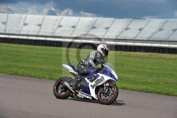 Motorcycle action photographs;Rockingham;Rockingham photographs;event digital images;eventdigitalimages;no limits trackday;peter wileman photography;rockingham corby northamptonshire;trackday;trackday digital images;trackday photos