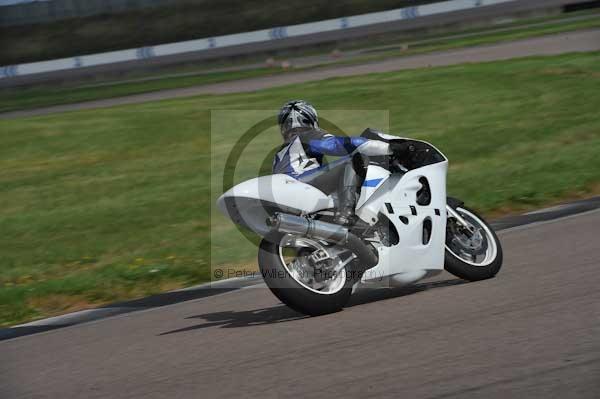 Motorcycle action photographs;Rockingham;Rockingham photographs;event digital images;eventdigitalimages;no limits trackday;peter wileman photography;rockingham corby northamptonshire;trackday;trackday digital images;trackday photos