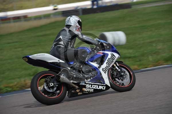 Motorcycle action photographs;Rockingham;Rockingham photographs;event digital images;eventdigitalimages;no limits trackday;peter wileman photography;rockingham corby northamptonshire;trackday;trackday digital images;trackday photos