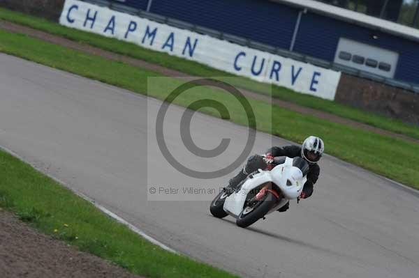 Motorcycle action photographs;Rockingham;Rockingham photographs;event digital images;eventdigitalimages;no limits trackday;peter wileman photography;rockingham corby northamptonshire;trackday;trackday digital images;trackday photos