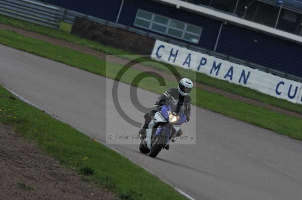 Motorcycle action photographs;Rockingham;Rockingham photographs;event digital images;eventdigitalimages;no limits trackday;peter wileman photography;rockingham corby northamptonshire;trackday;trackday digital images;trackday photos